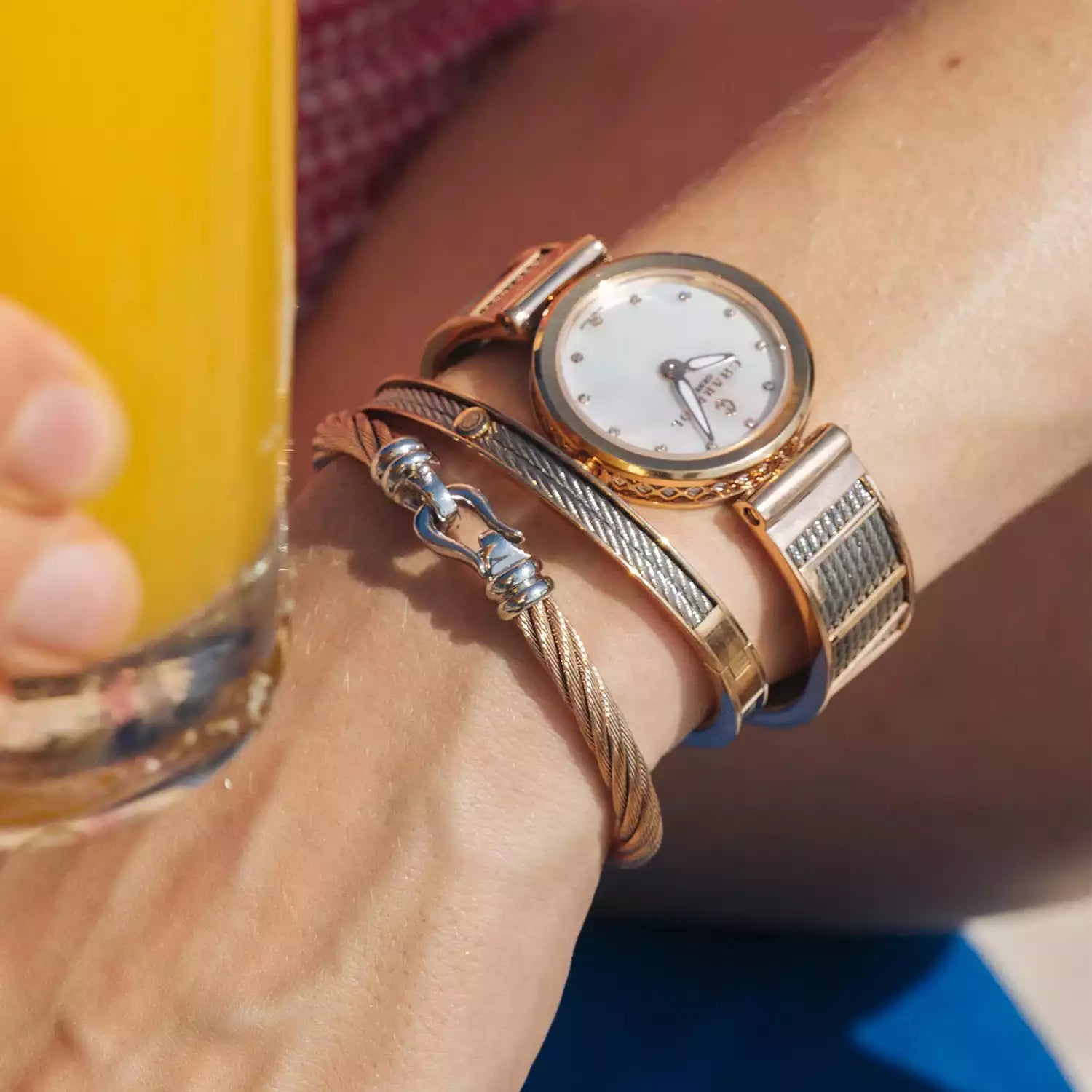 FOREVER ساعتك، عيار 32 مم، عيار كوارتز، عيار كوارتز، مينا ب 12 حجر لؤلؤ، حزام من الذهب الوردي المطلي بالورنيش، سوار من الفولاذ - Charriol جنيف - ساعة يد - جنيف