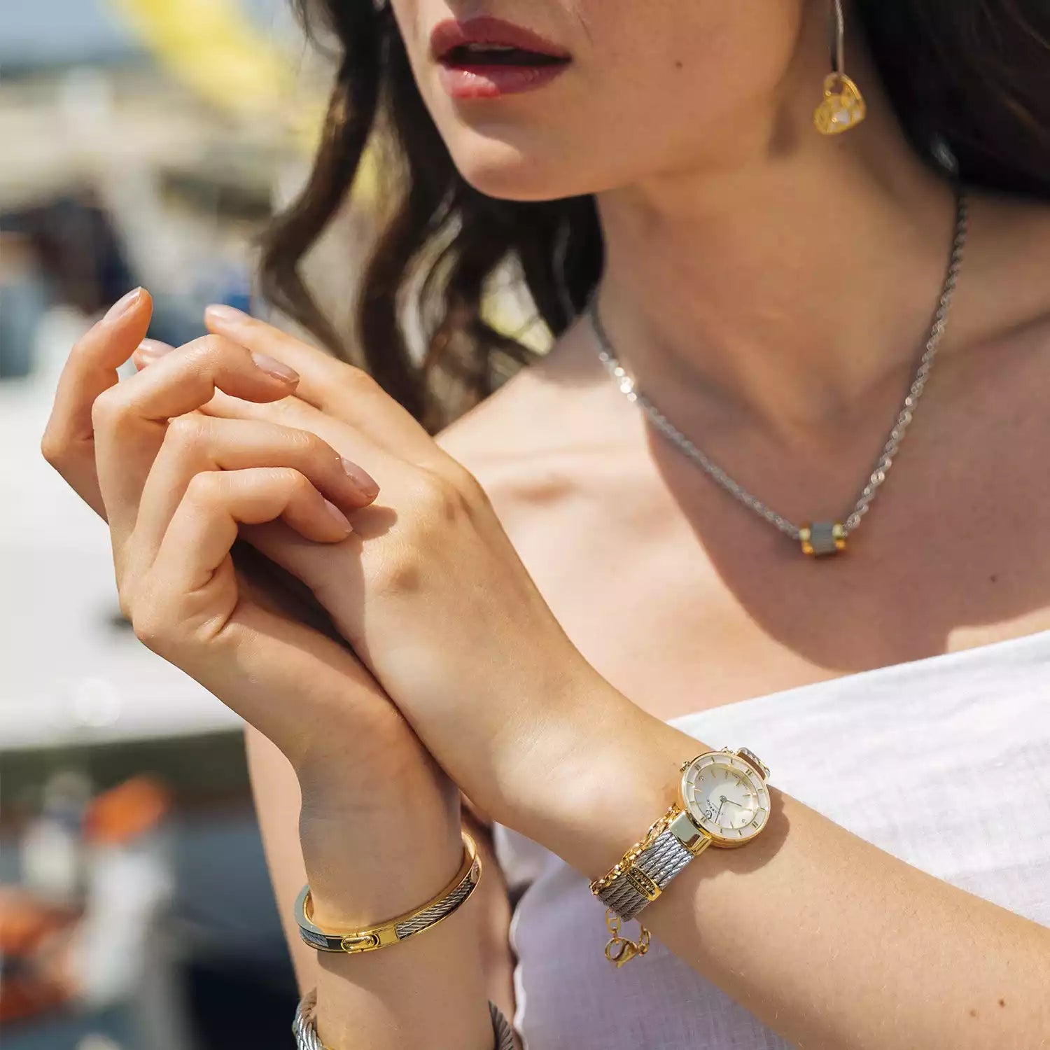 ST TROPEZ، 25 مم، عيار كوارتز، عيار كوارتز، سوار من اللؤلؤ مع قرص من الألماس مع 2 من الماس، سوار من اللؤلؤ، سوار من الفولاذ - Charriol جنيف - ساعة